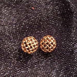 Basket weaved gold earrings